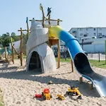 425, Seepark *