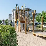 Apartment 425, Seepark *
