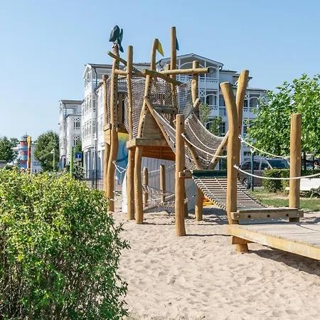 Apartment 425, Seepark *